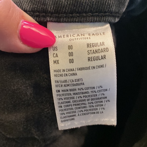 American Eagle Black Distressed Mom Jeans 00 EUC - Picture 10 of 12